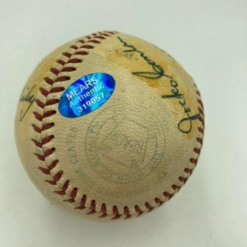 В подписанной игра на Световните серии 1950 г. е била Използвана бейзбол йорк Янкис VS. Използваните от бейзболни топки с автографи на Phillies MEARS COA - MLB