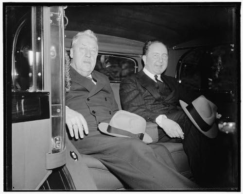 Исторически находки Снимка: Hugo Экнер совещается с президента Хансом Хенри Дикхоффом, Вашингтон, окръг Колумбия, 1938 година